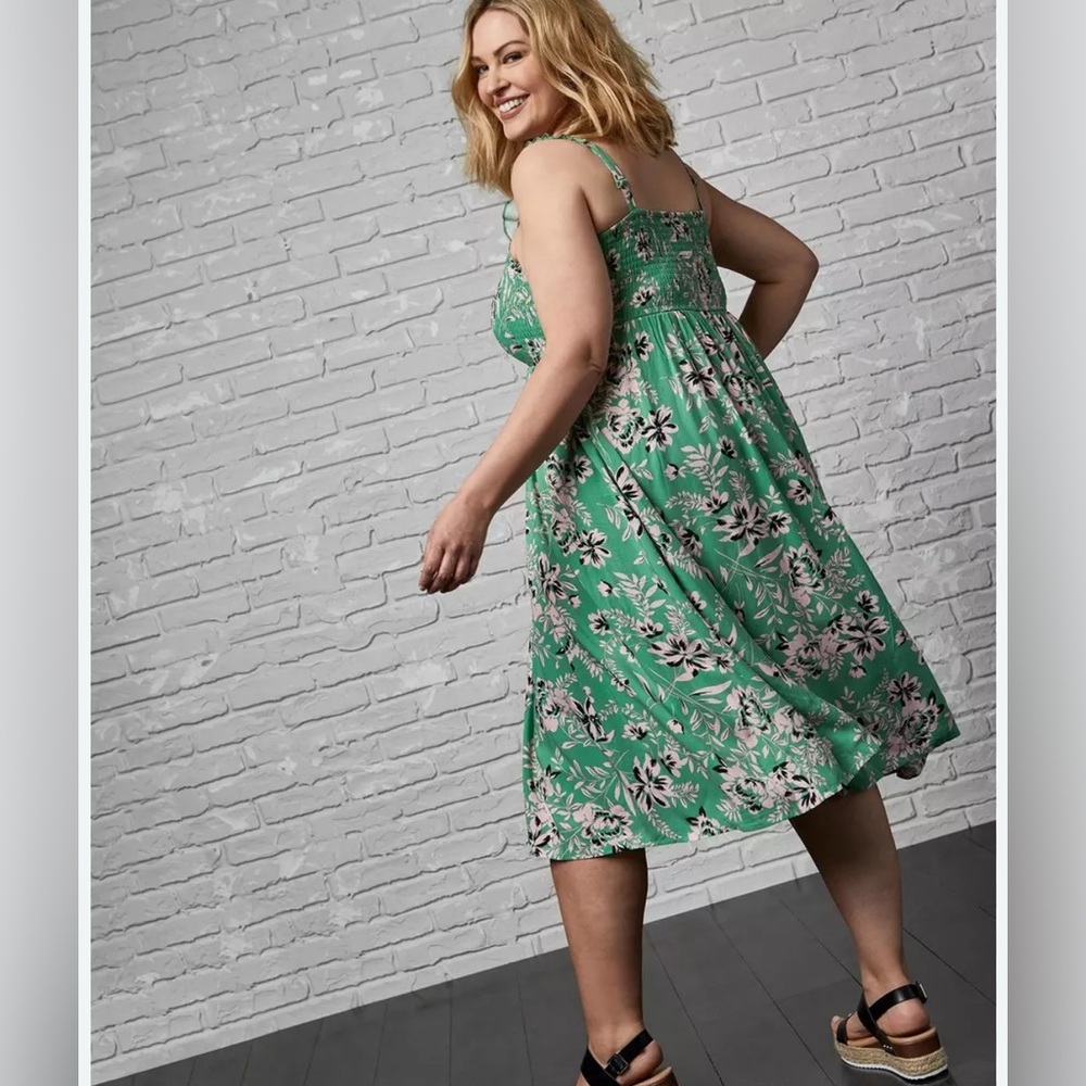 Torrid size 0, large green Midi Challis Smocked Tiered Dress